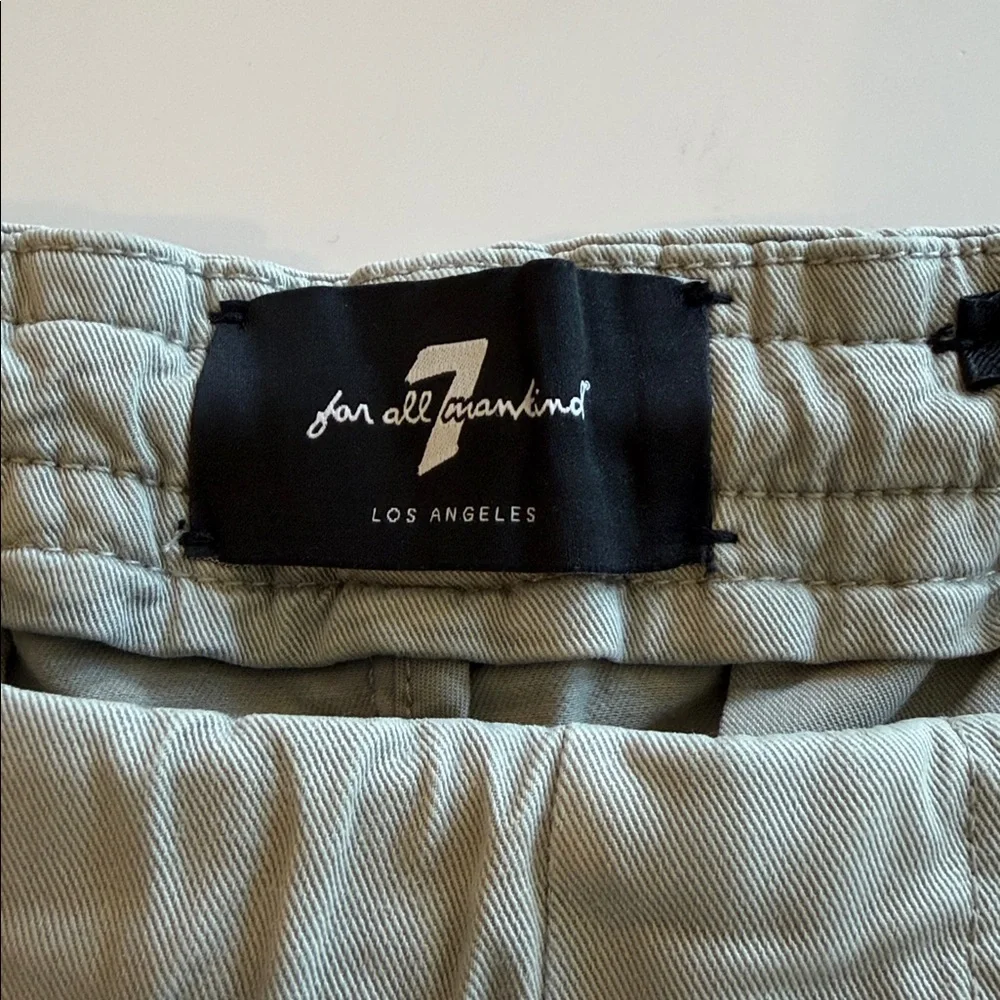 7 For All Mankind Men's Light Green Flat-Front Shorts Sz L. NWOT. Box20